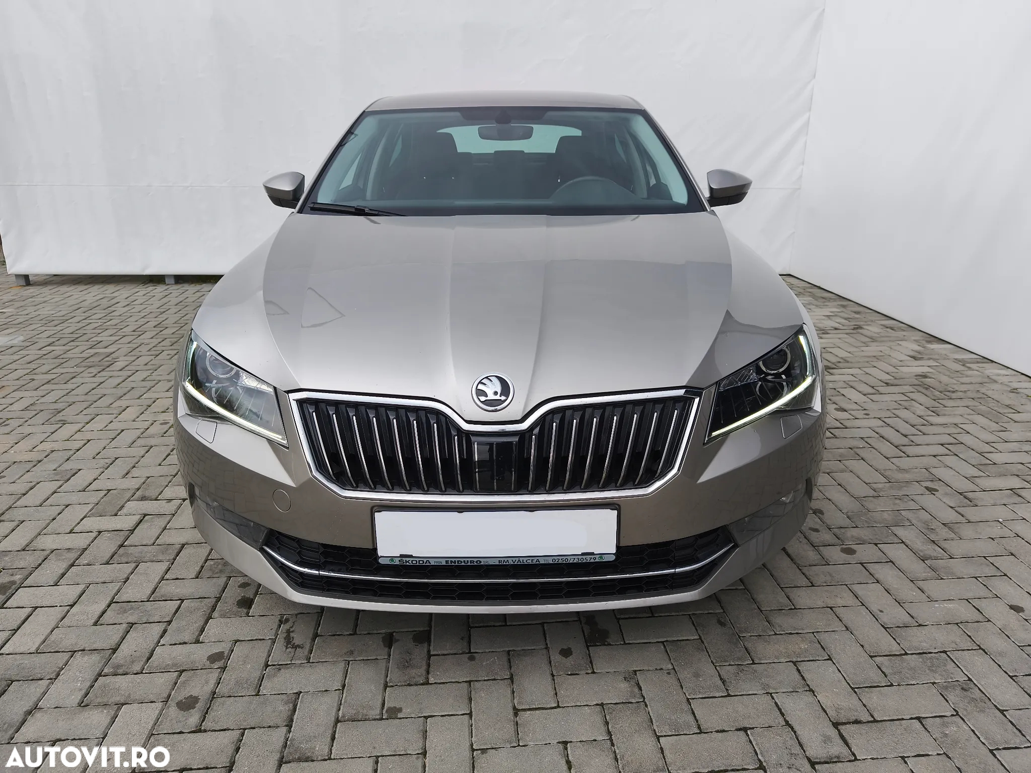 Skoda Superb 2.0 TDI 4X4 Ambition - 9