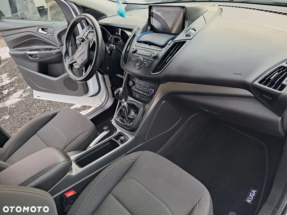 Ford Kuga 1.5 EcoBoost 2x4 Trend - 12