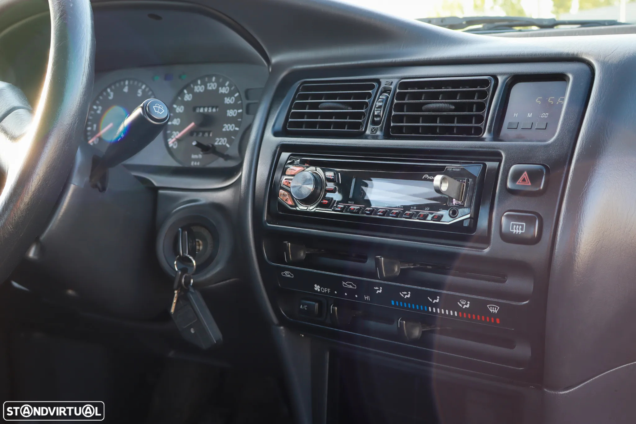 Toyota Corolla - 23