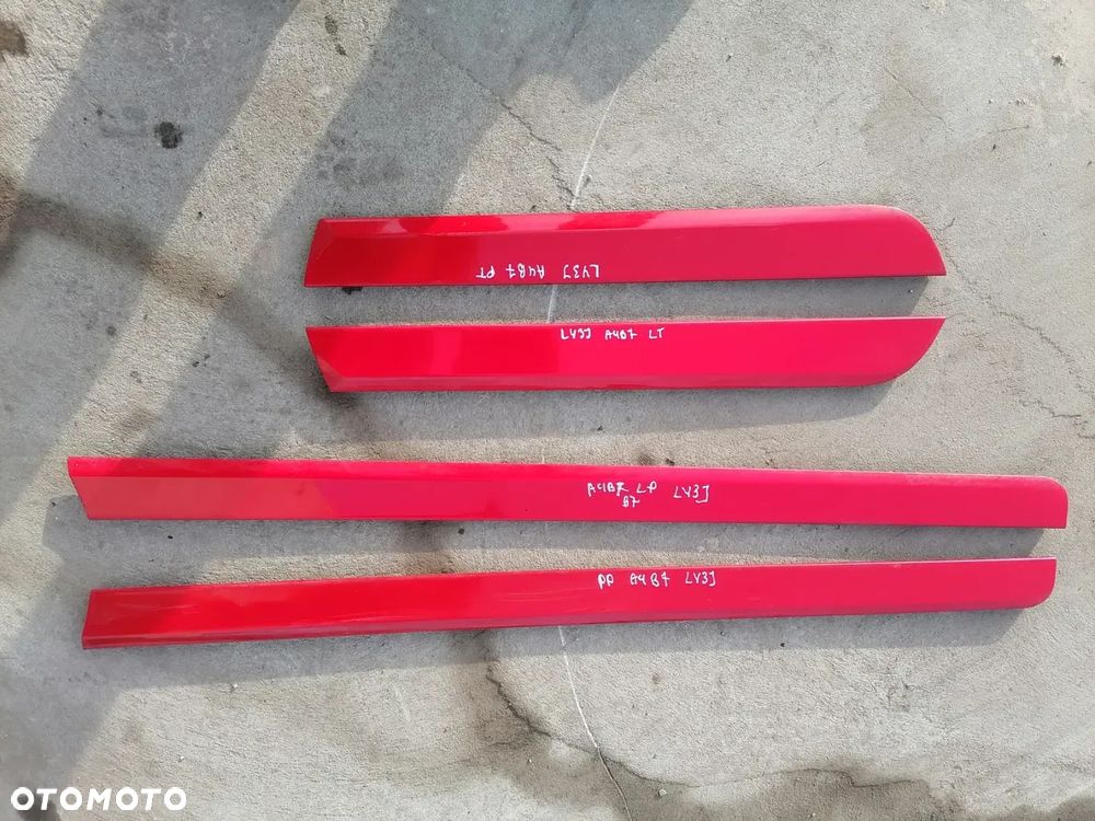 Listwa Dolna Drzwi LY3J Prawa Przód Audi A4 B7 - 1