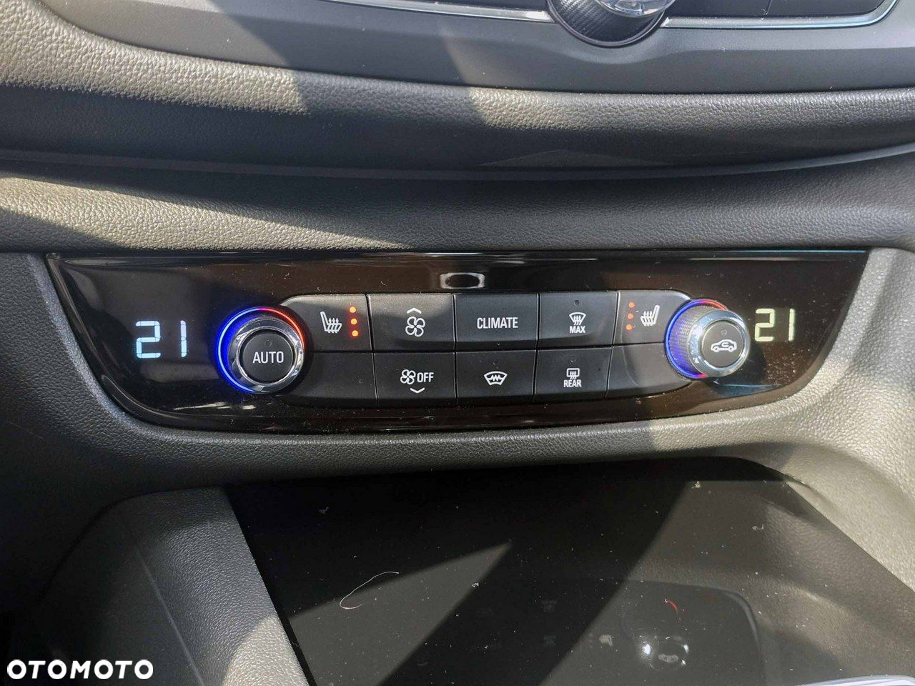 Opel Insignia - 10