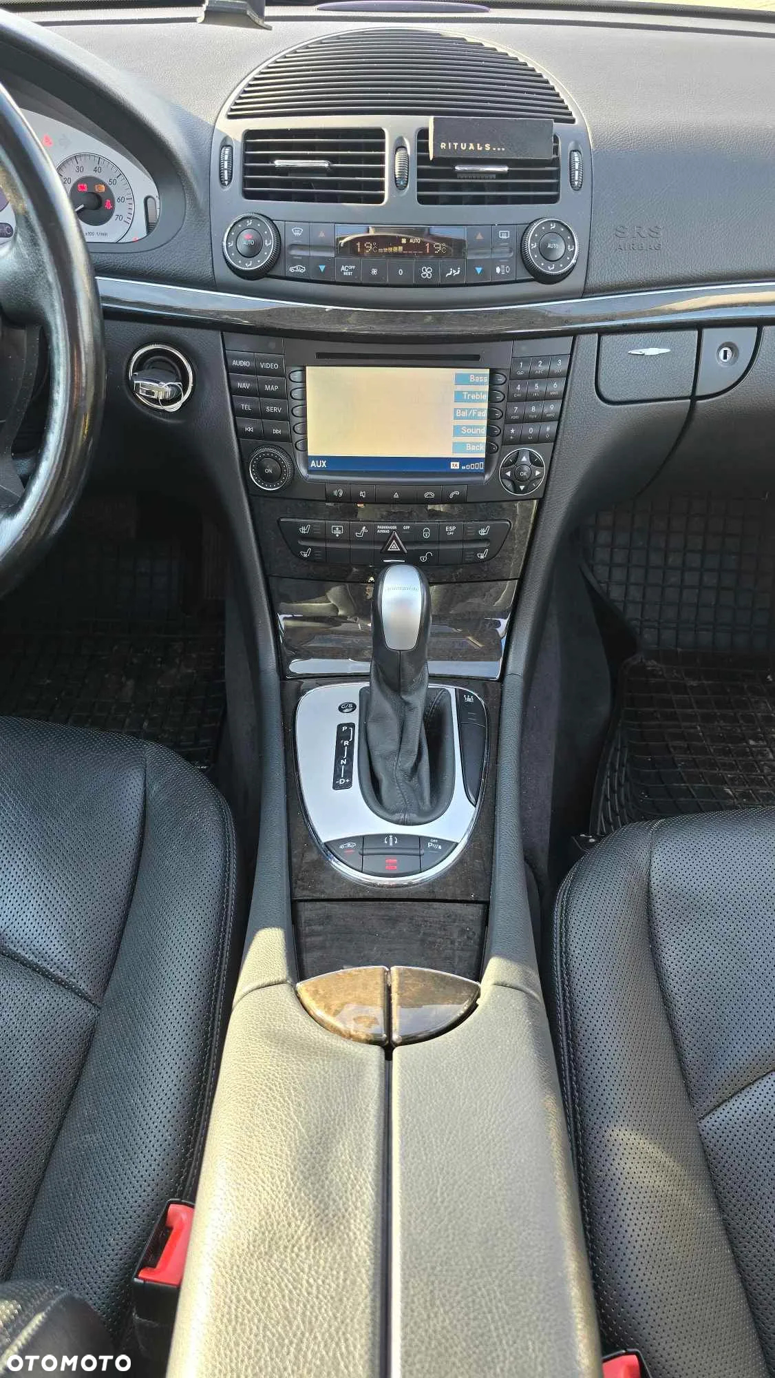 Mercedes-Benz Klasa E 500 4-Matic Avantgarde - 17