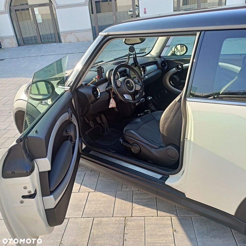 MINI Cooper Standard - 3