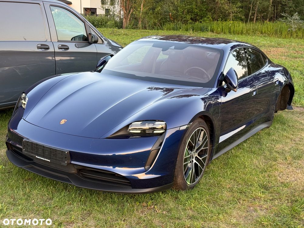Porsche Taycan - 18
