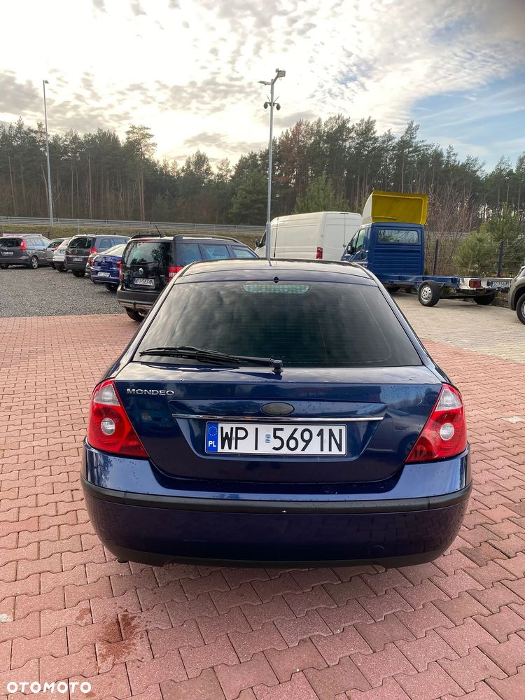 Ford Mondeo 1.8 Titanium - 8