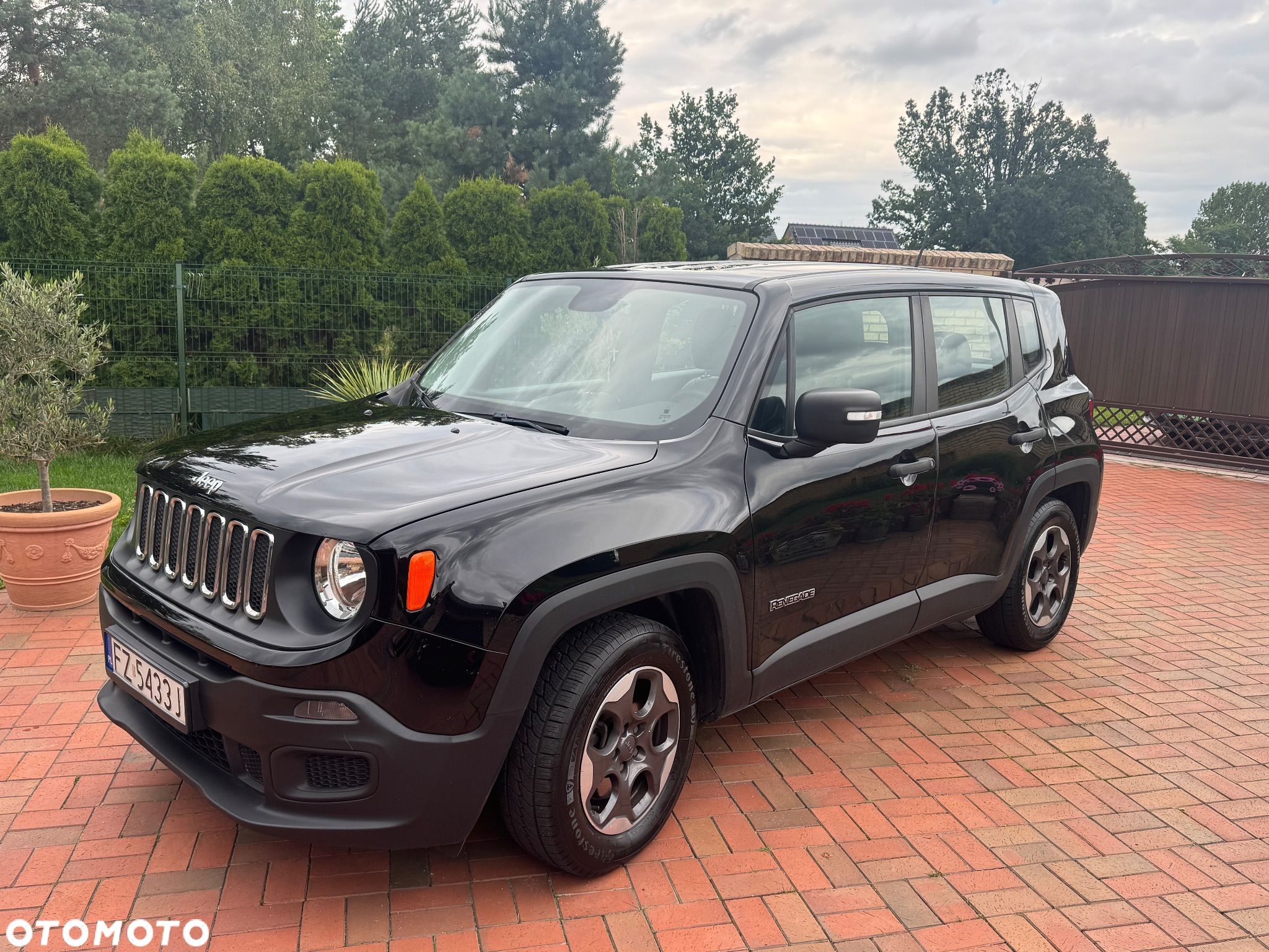 Jeep Renegade 1.6 E-TorQ Sport FWD - 1