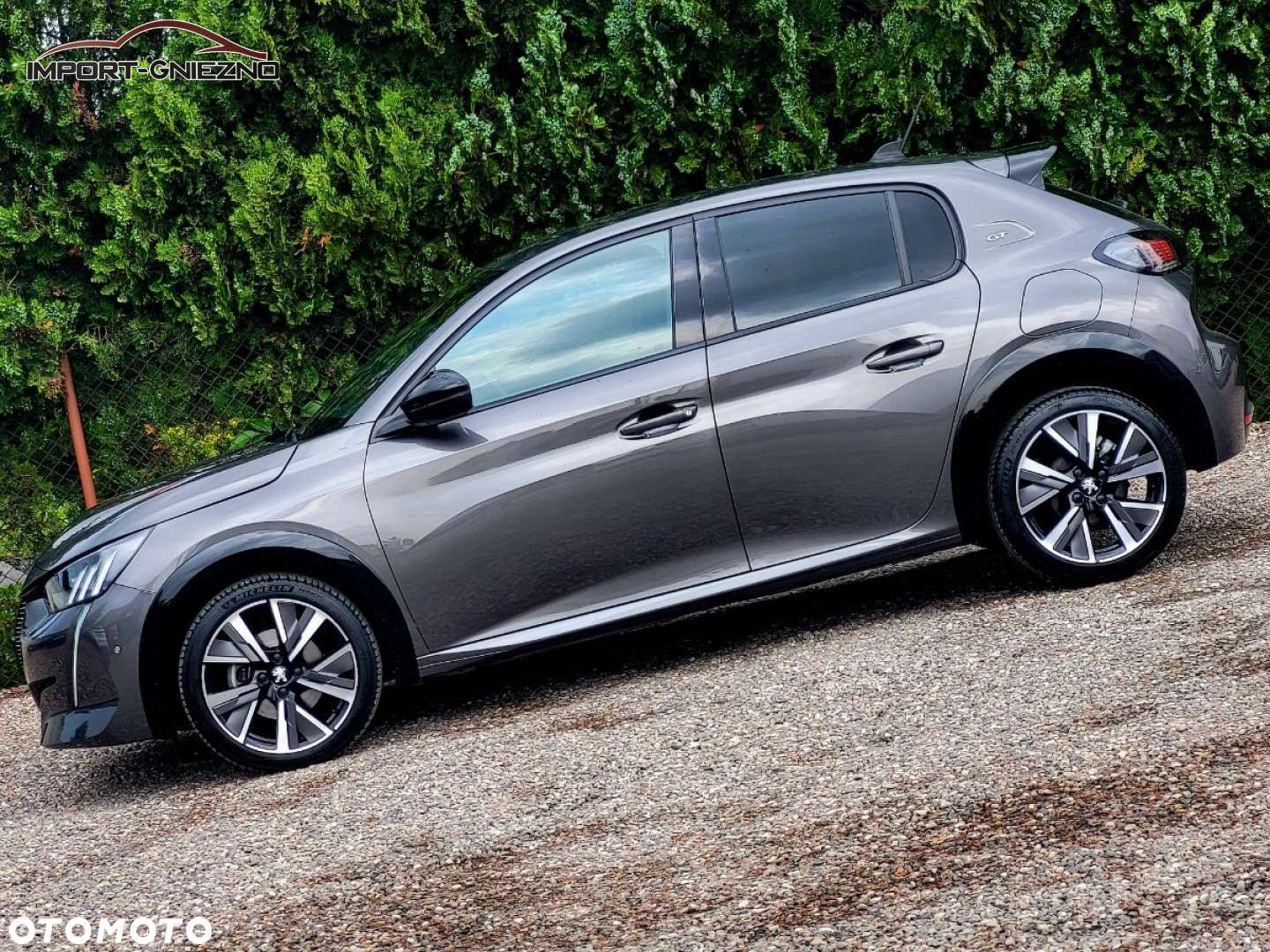 Peugeot 208 - 30