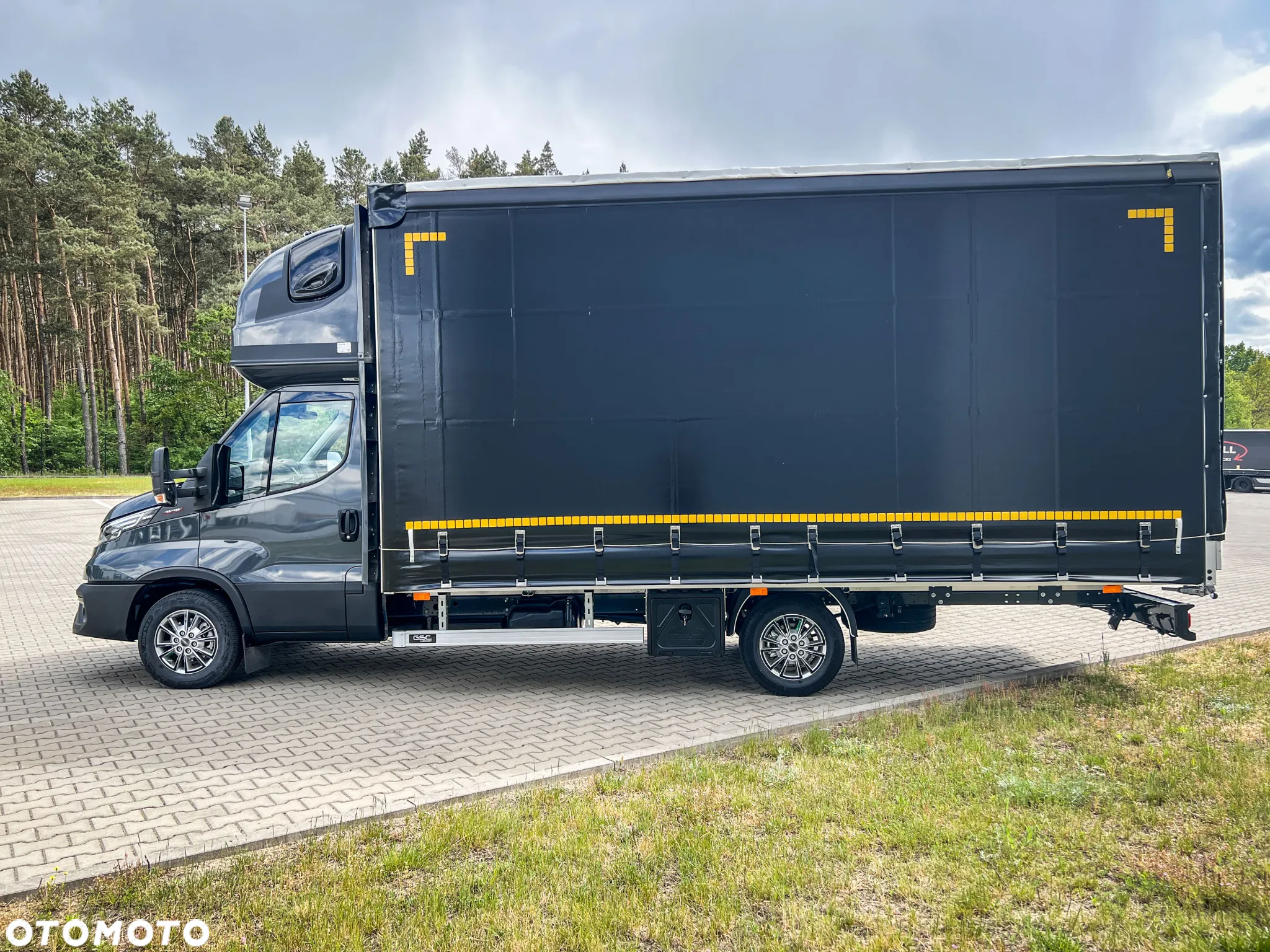 Iveco Daily, PLANDEKA ,Sypialnia , 35S, 3.0L - 5,1m - 9