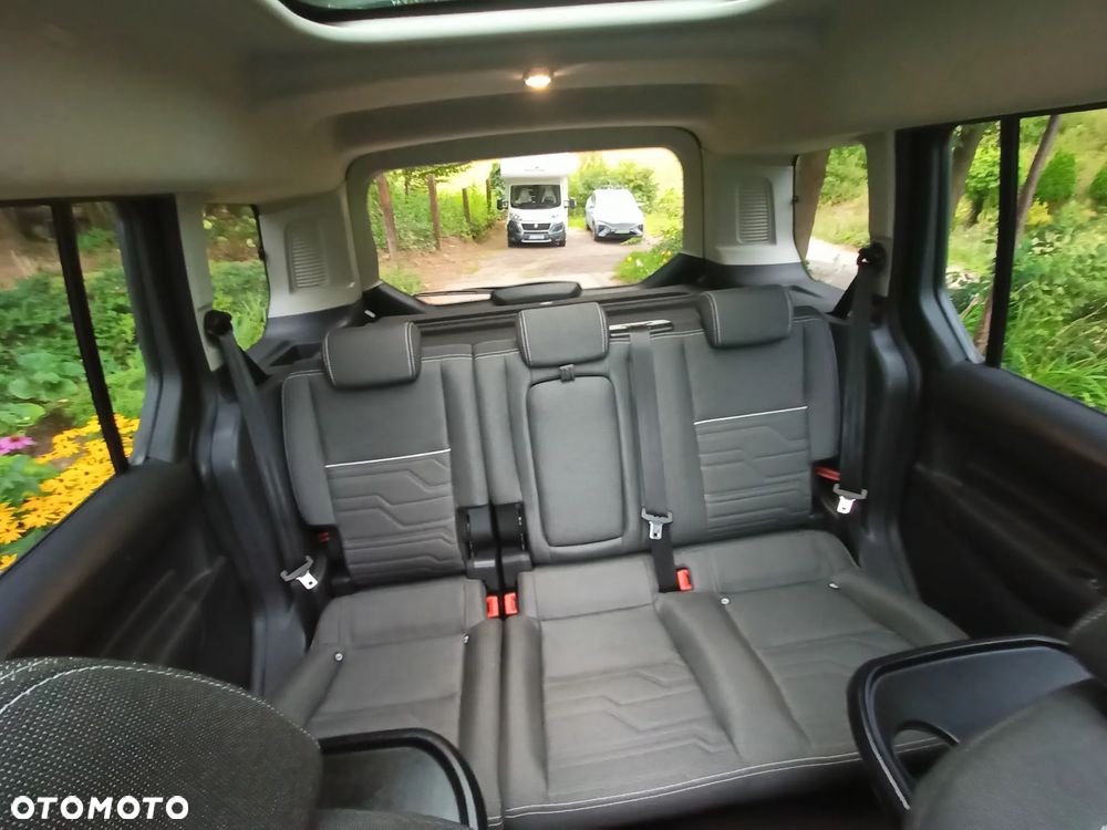 Ford Tourneo Connect - 13