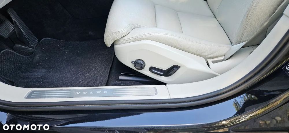 Volvo V90 Cross Country D5 AWD Pro - 22
