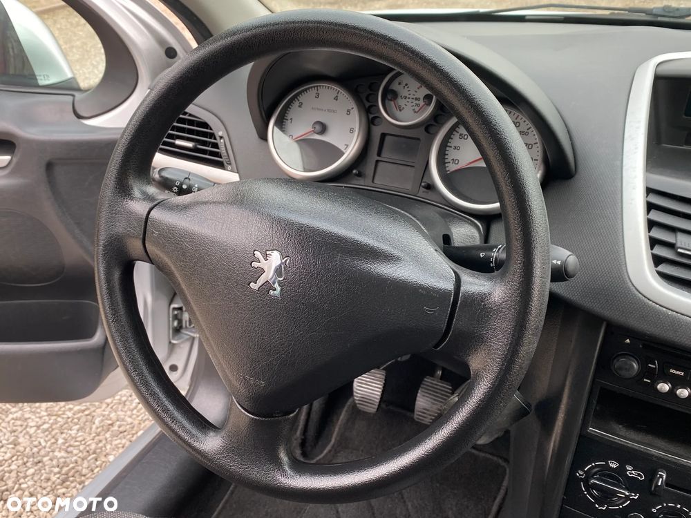 Peugeot 207 75 Urban Move - 28