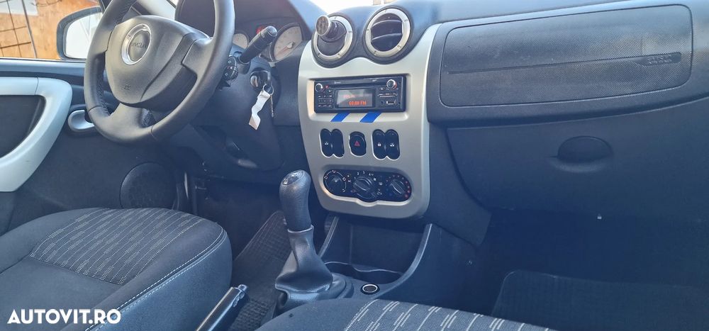 Dacia Logan 1.6 MPI Laureate - 8