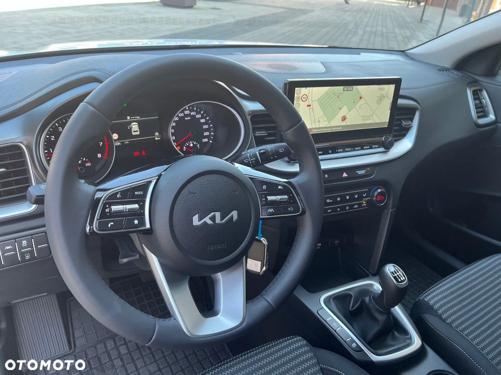 Kia XCeed 1.5 T-GDI M - 12