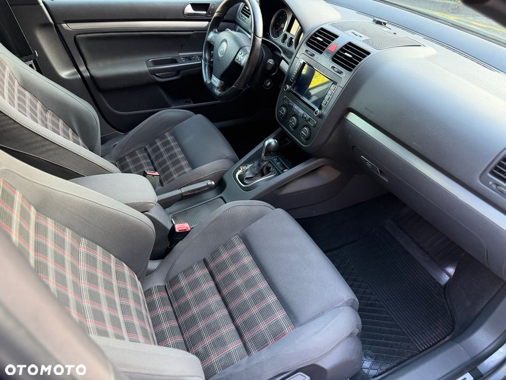 Volkswagen Golf 2.0 GTI DSG - 11