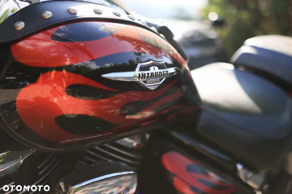 Suzuki Intruder - 9