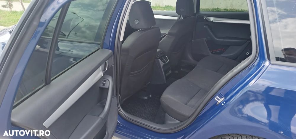 Skoda Octavia 1.6 TDI Business DSG - 8