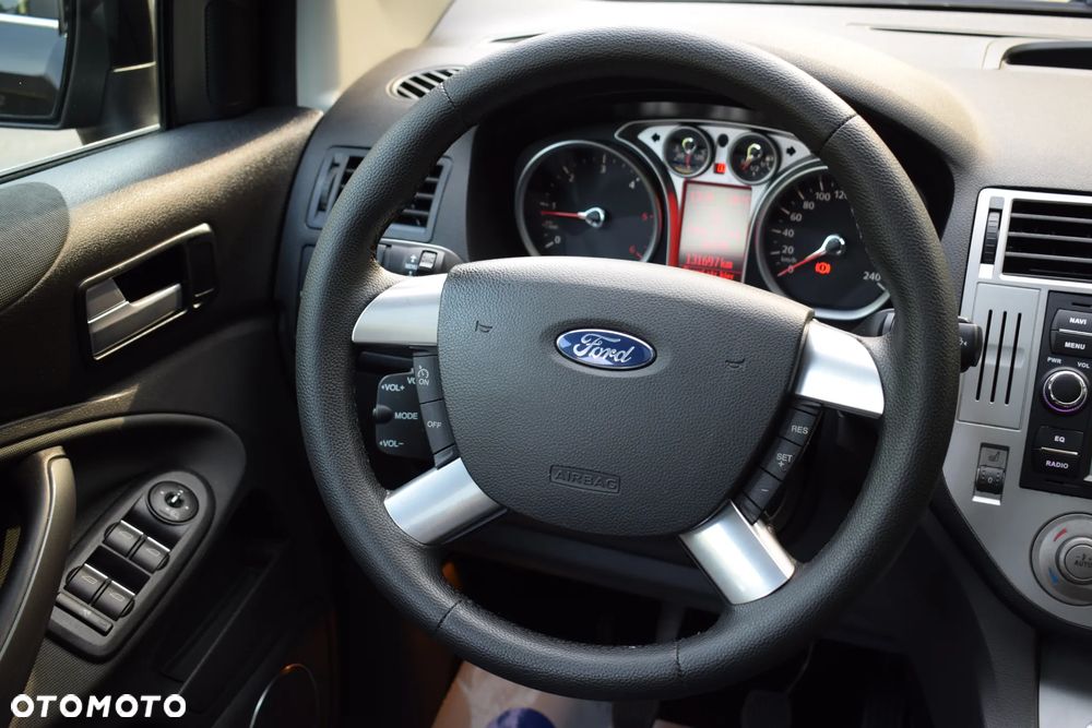 Ford Kuga - 27