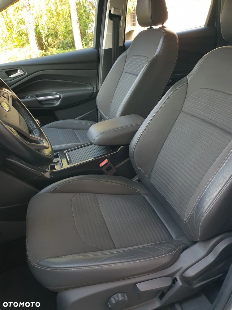 Ford Kuga 2.0 TDCi 2x4 Titanium - 20