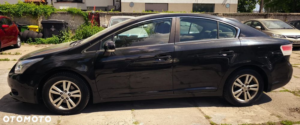 Toyota Avensis - 6