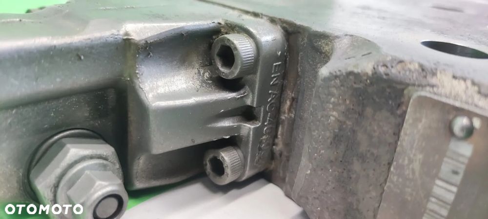 Sekcja rozdzielacza G842960200031 Zawór sterujący EHR G842960200033 Fendt 936 S4 - 8
