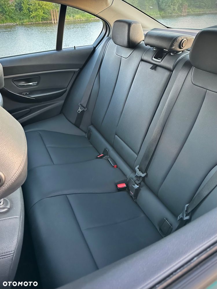 BMW Seria 3 328i - 10