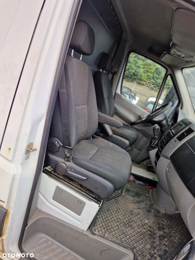 FOTEL PRAWY MERCEDES SPRINTER 906 VW CRAFTER - 1