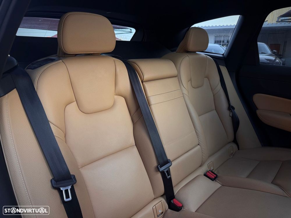 Volvo XC 60 2.0 T8 PHEV Inscription AWD - 8