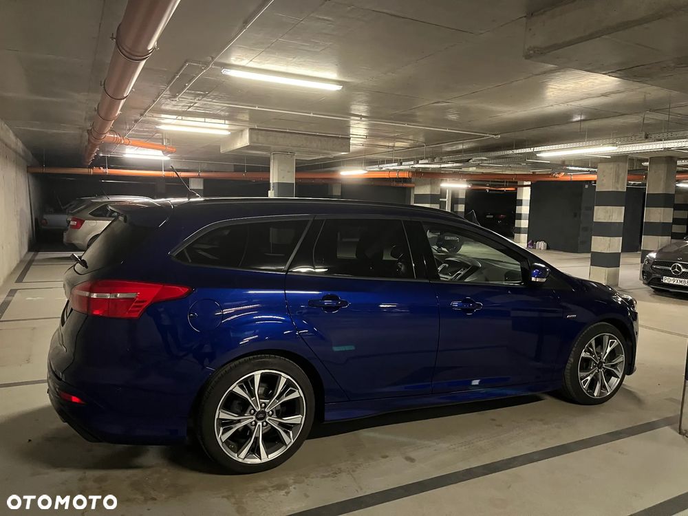 Ford Focus 1.5 EcoBoost ST-Line - 12