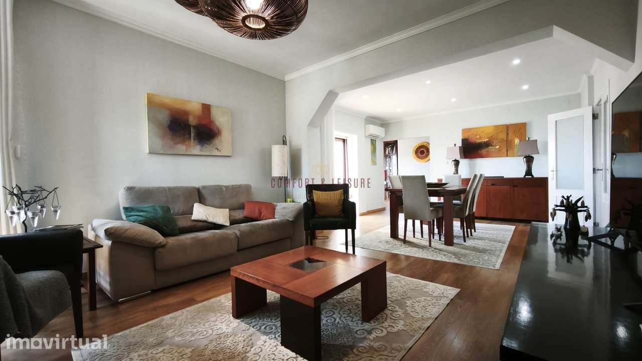 Apartamento com 4 quartos, 2 wc, parqueamento e arrecadação na Ramada, - Grande imagem: 2/43
