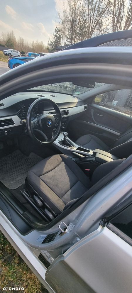 BMW Seria 3 318i - 10