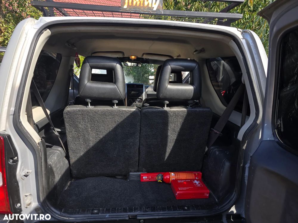 Suzuki Jimny 2007 photo 4
