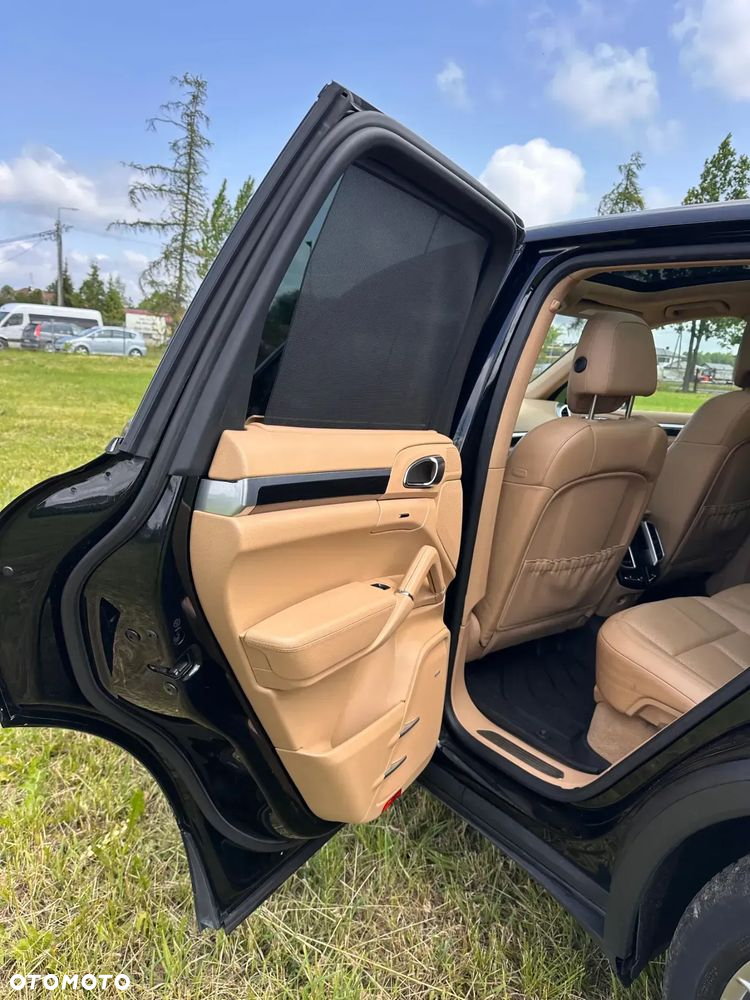 Porsche Cayenne S - 24