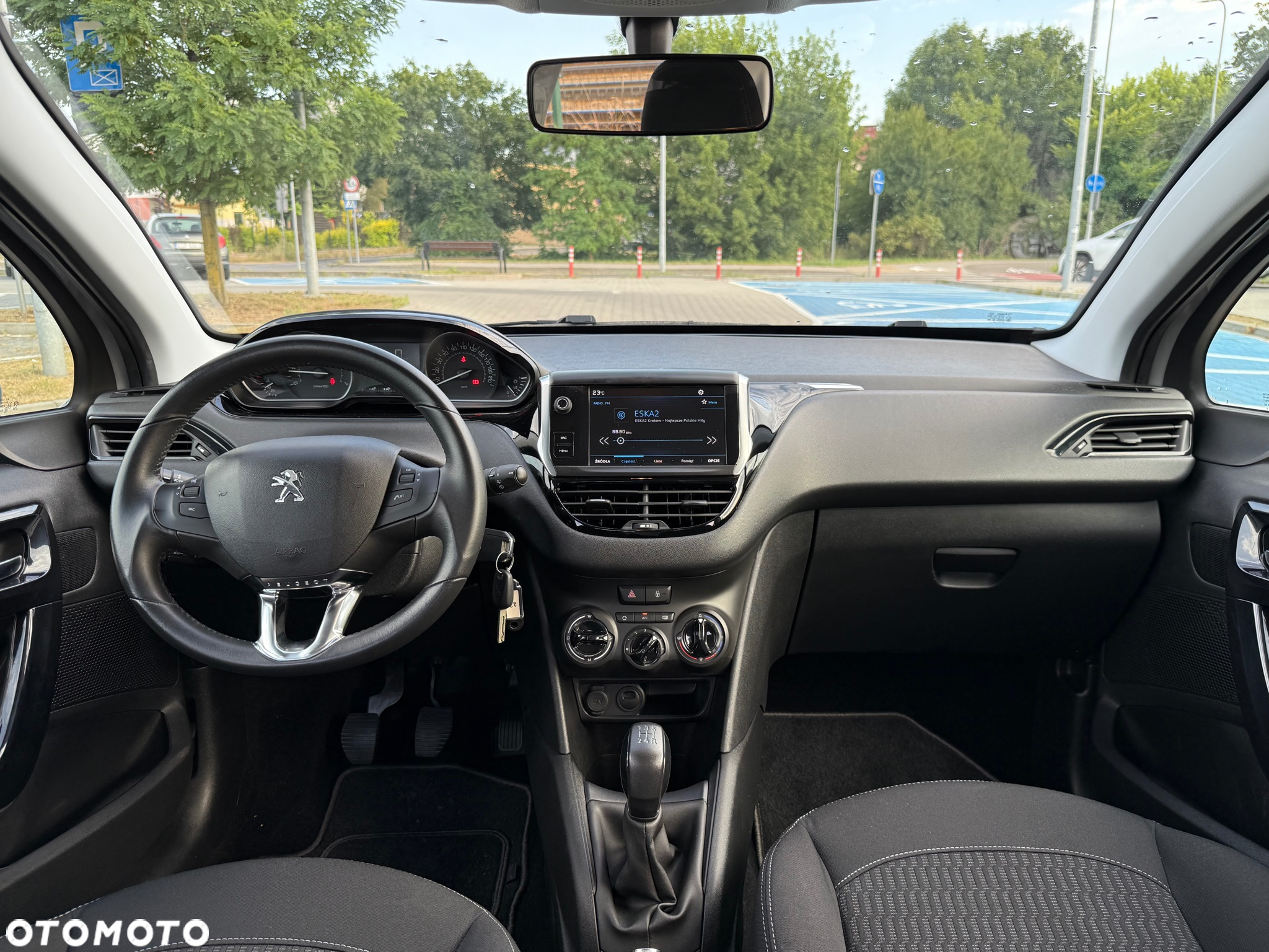 Peugeot 208 1.2 PureTech Active - 12