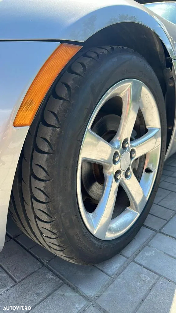 Pontiac Solstice - 3