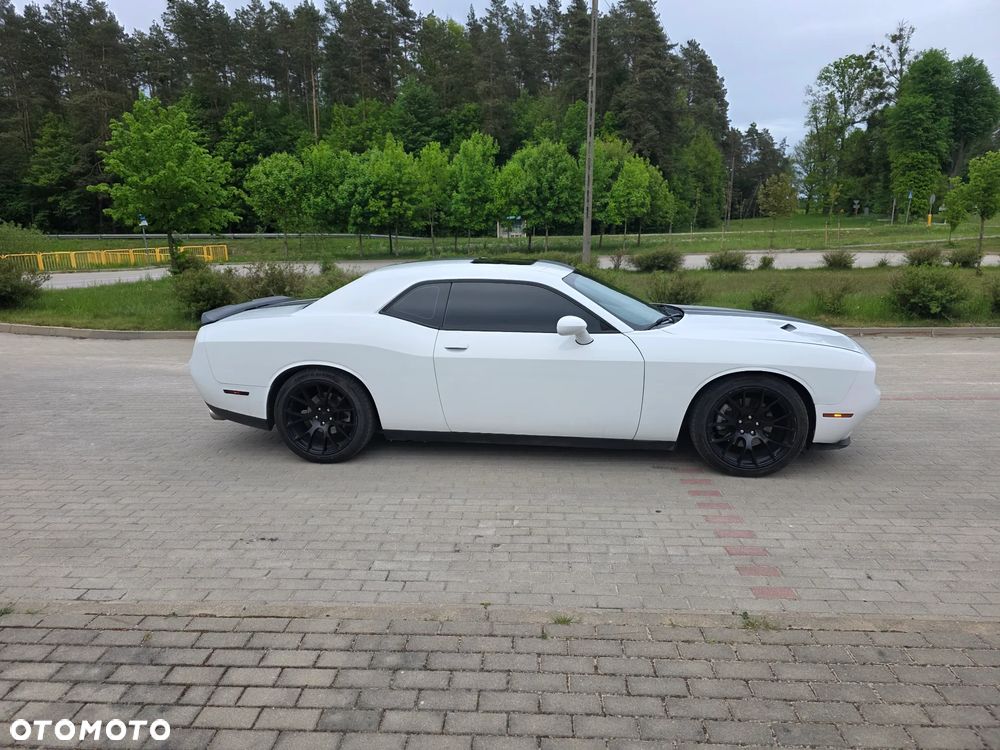 Dodge Challenger - 19