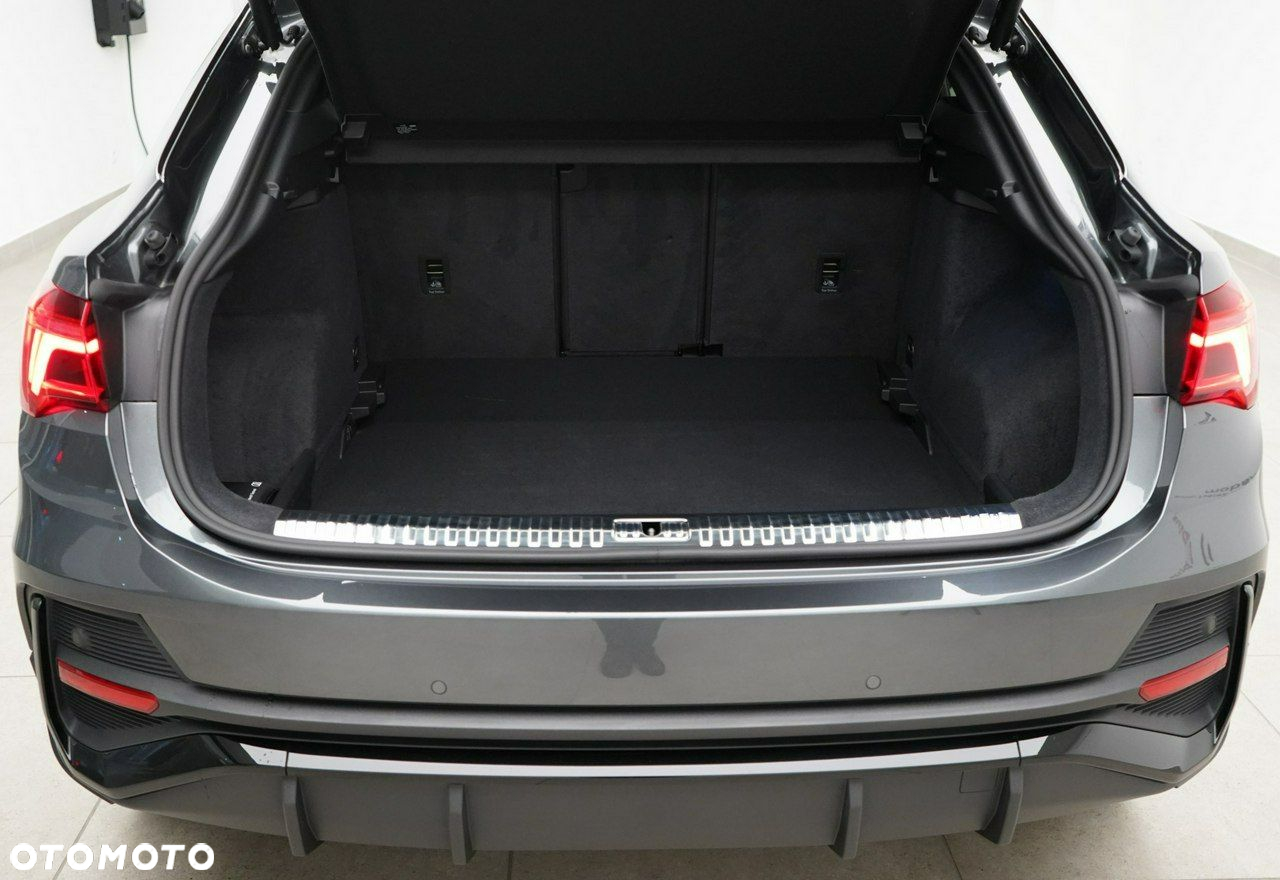 Audi Q3 Sportback - 13