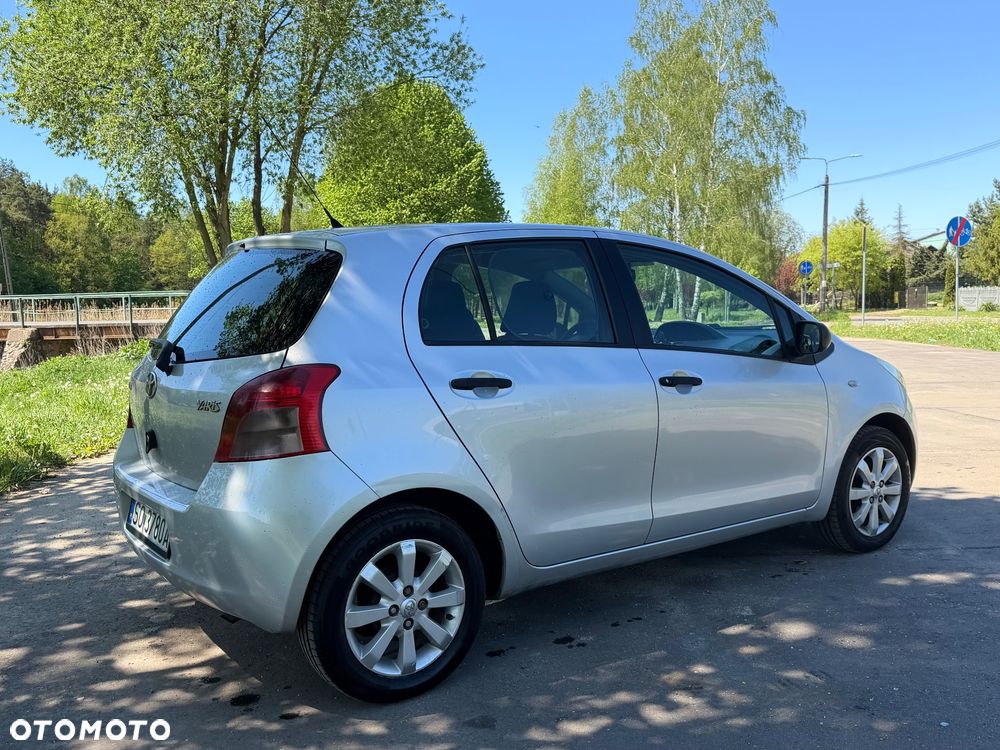 Toyota Yaris 1.3 Luna A/C - 3