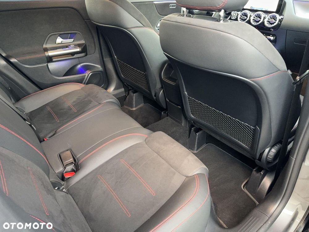 Mercedes-Benz GLA 200 AMG Line - 24