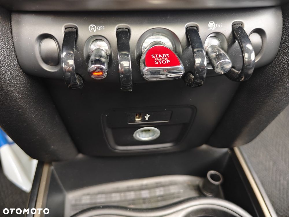 MINI Countryman Cooper All4 Essential Trim - 17
