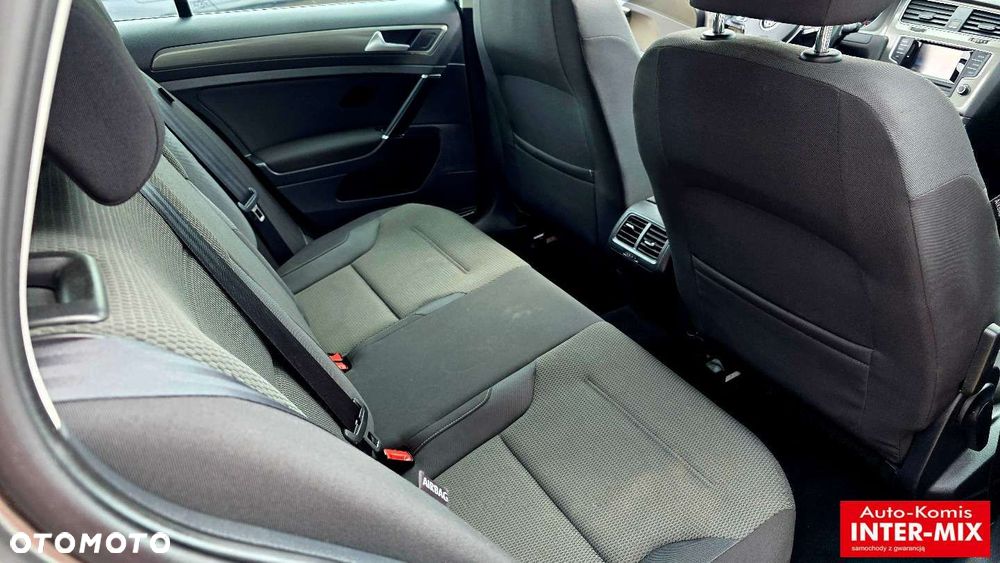 Volkswagen Golf - 28