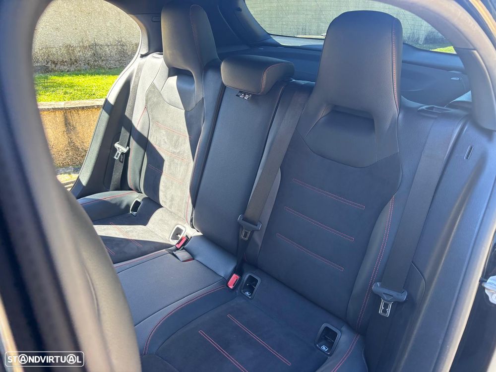 Mercedes-Benz A 250 e 8G-DCT AMG Line - 19