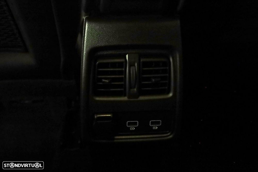 Renault Captur 1.0 TCe Techno Bi-Fuel - 25