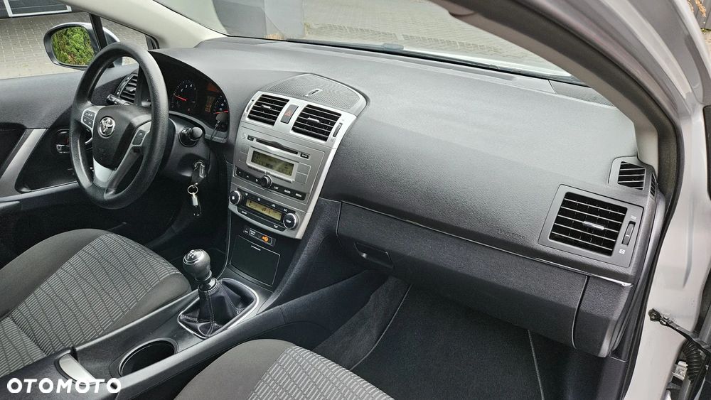 Toyota Avensis 1.6 Comfort - 15