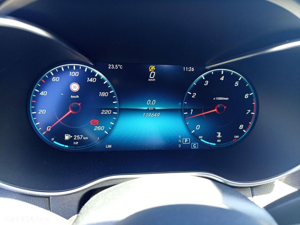 Mercedes-Benz Klasa C 300 9G-TRONIC - 11