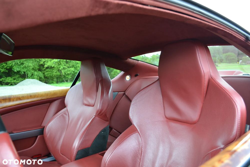 Aston Martin DB9 Touchtronic - 10