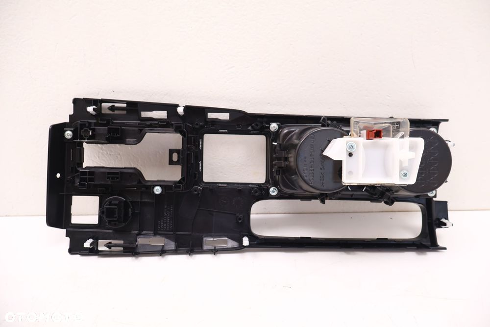 MITSUBISHI ECLIPSE CROSS OSŁONA RAMKA TUNELU ŚRODKOWEGO 8011B805ZZ - 6