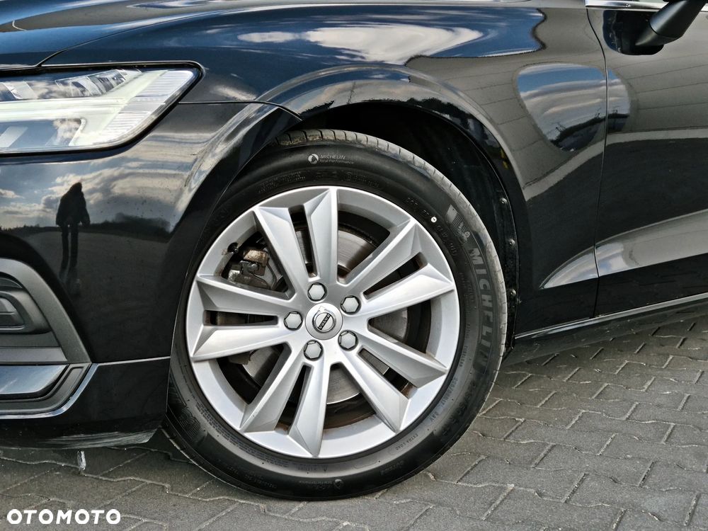 Volvo V60 B3 B DKG Momentum Pro - 14