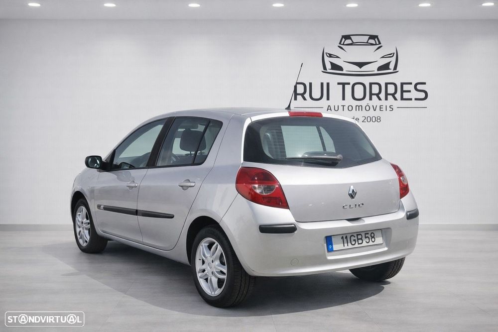 Renault Clio 1.2 16V Confort - 5