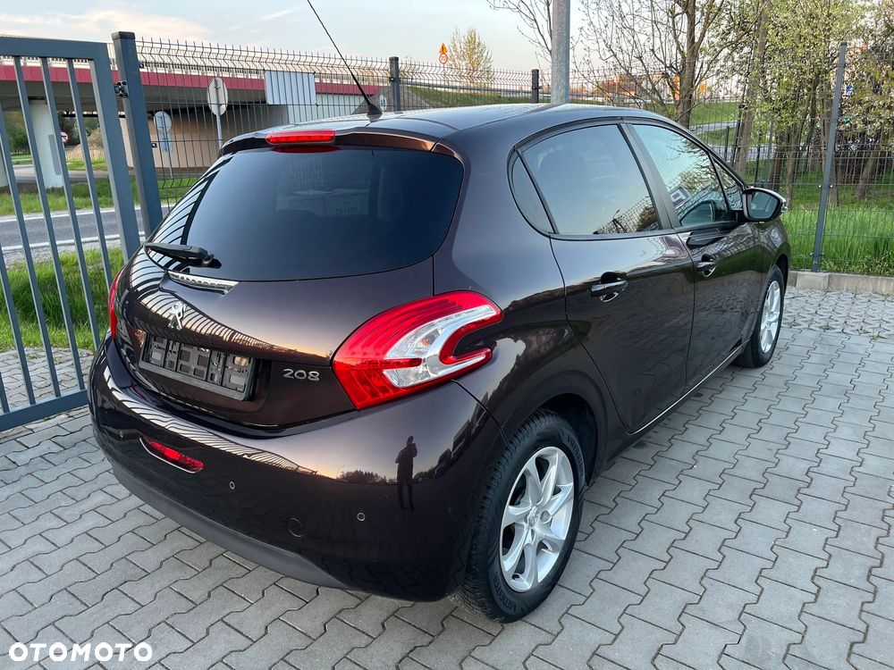 Peugeot 208 - 5
