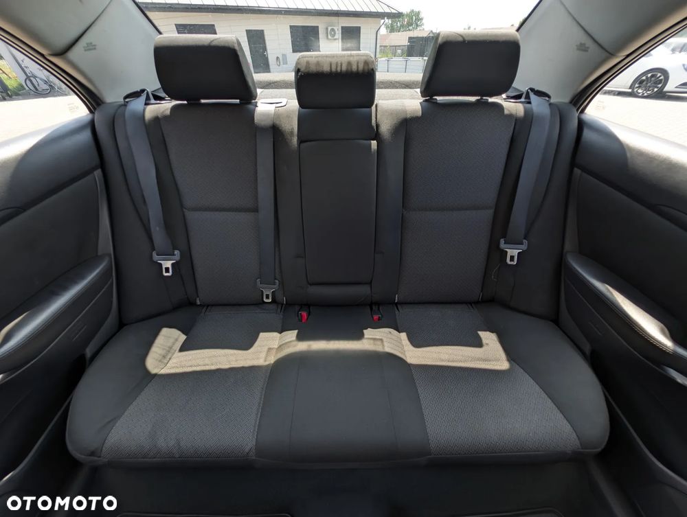Toyota Avensis 2.0 D-4D Edition - 38